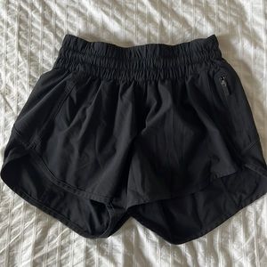 Lululemon TRACKER LOW-RISE LINED SHORT 4"